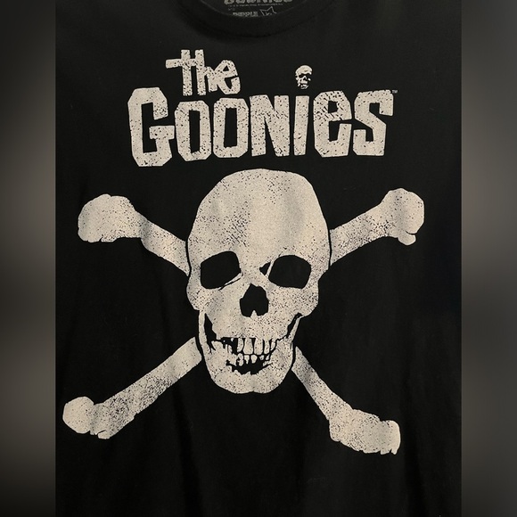 Goonies Black and White T Shirt Size XL - Picture 2 of 4